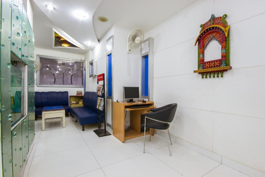 Hotel Kwality New Delhi Exteriör bild